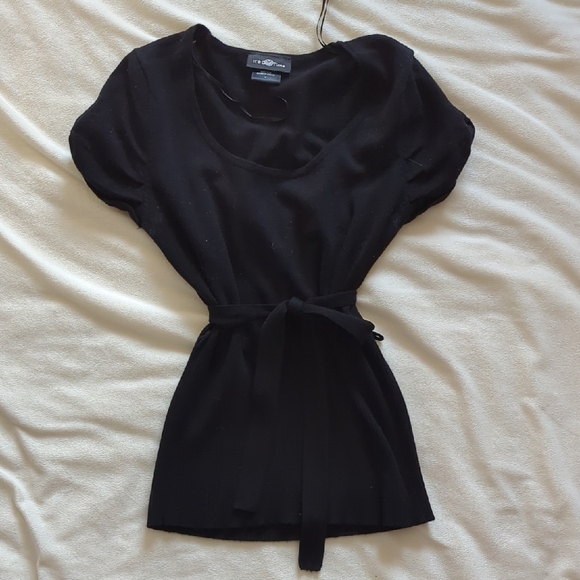 Set Of 5 Size Medium Juniors Tops. - Picture 4 of 12